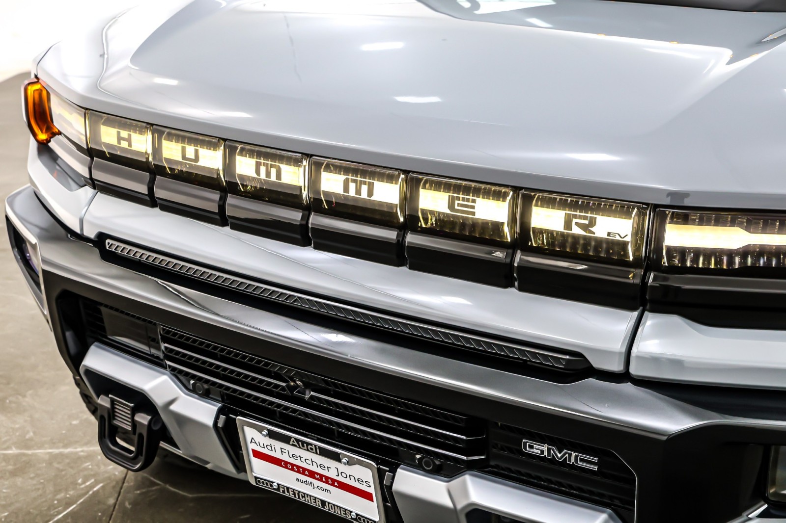 Used 2025 Meteorite Metallic (Grey) GMC e4WD Crew Cab 3X image 13