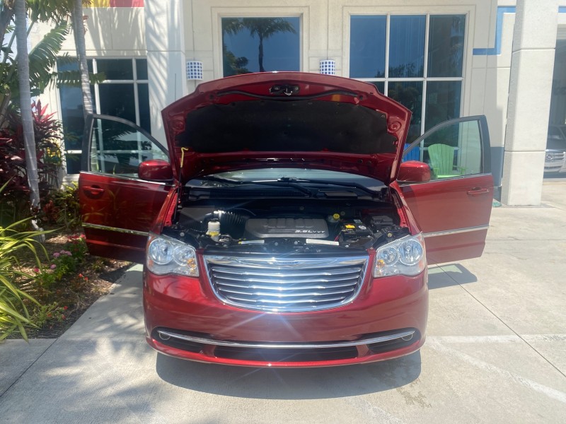 2012 Chrysler Town & Country 1 OWNER LOW MILES 58.411 in , 