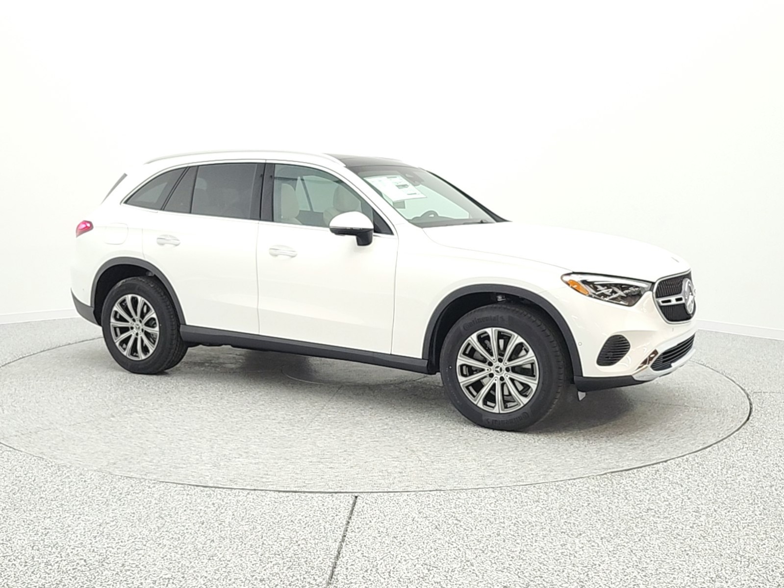 New 2026 Polar White Mercedes-Benz GLC 300 image 3