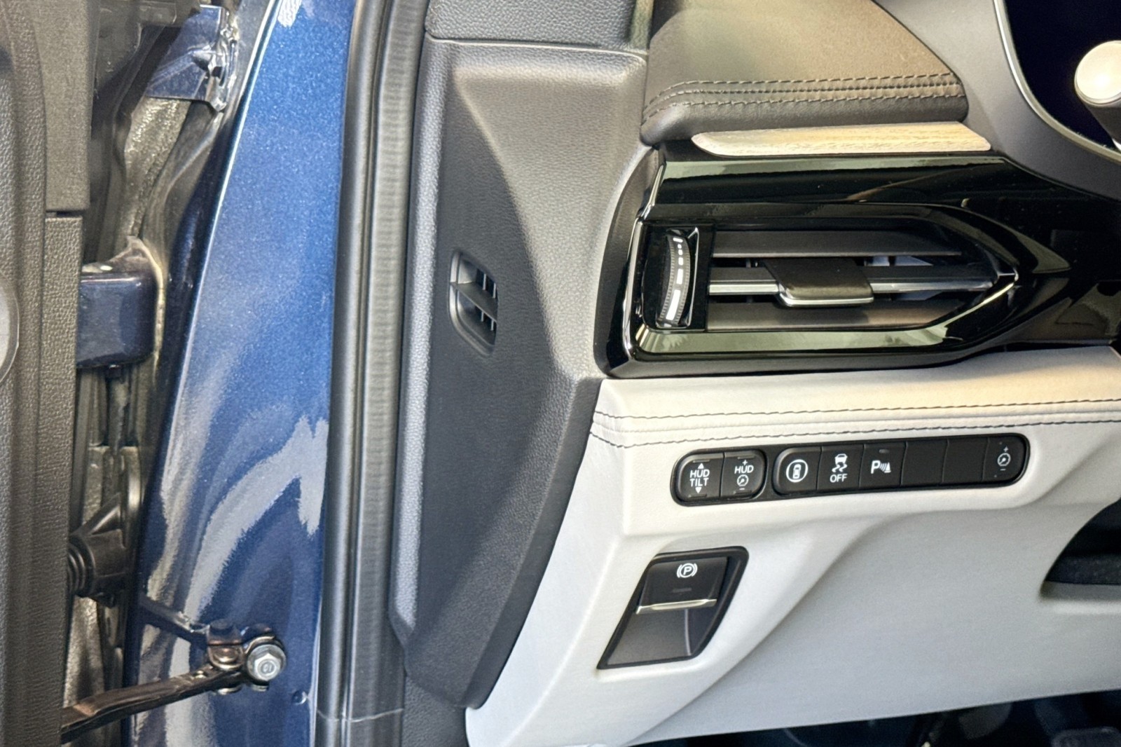 Used 2026 Canyon River Blue Metallic Acura w/Advance Package image 10