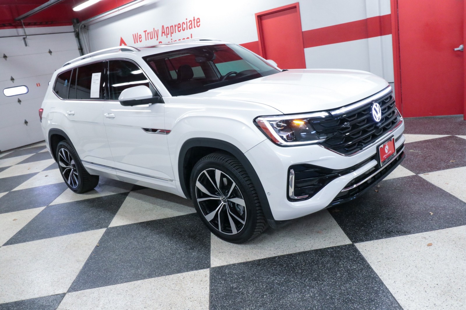 Used Car 2024 Volkswagen Atlas  2.0t Sel Premium R-line For Sale Under $40,000 In Austin, Texas