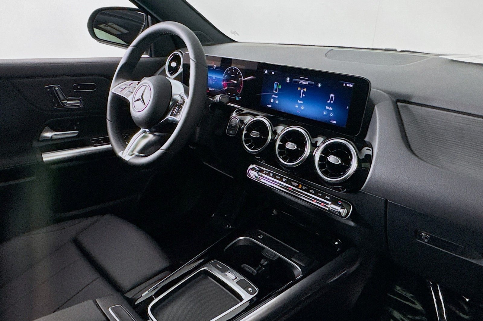 New 2026 Night Black Mercedes-Benz GLA 250 SUV image 15