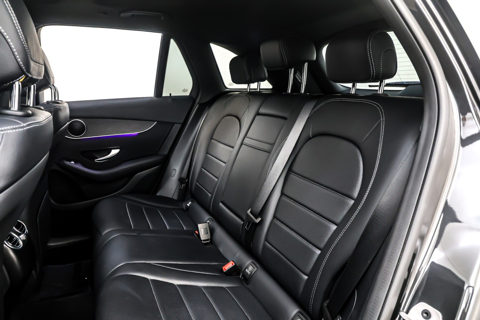 Used 2022 Graphite Grey Metallic Mercedes-Benz GLC 300 SUV image 8