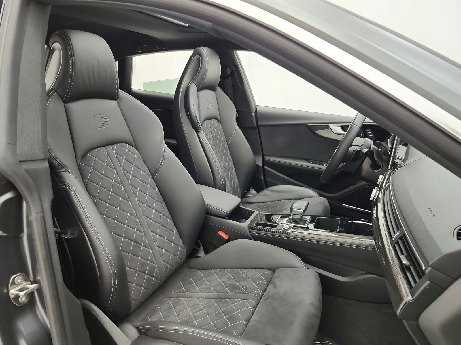 Used 2023 Daytona Gray Pearl Effect Audi Premium Plus 3.0 TFSI quattro image 20