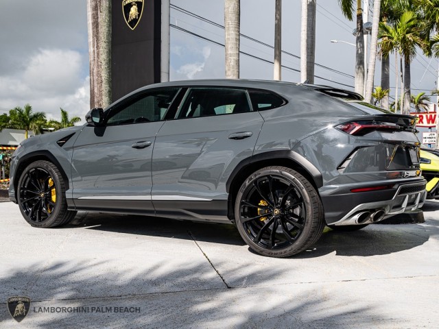 2022 Lamborghini Urus  in , 