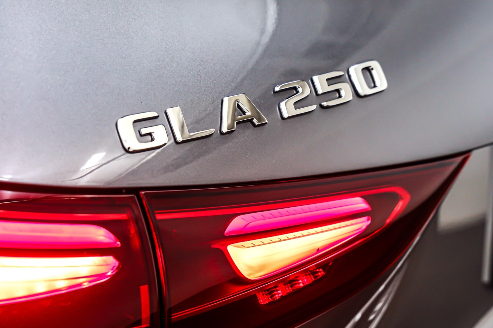 New 2026 Mountain Grey Metallic Mercedes-Benz GLA 250 image 9