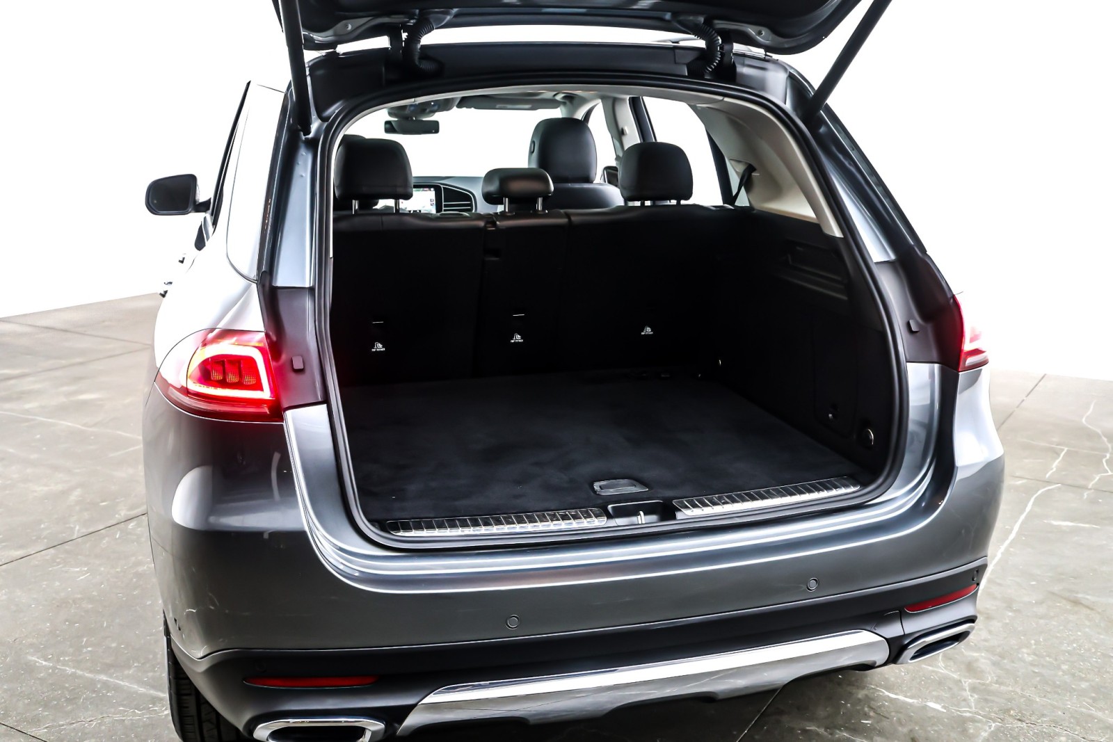 Used 2020 Selenite Grey Metallic Mercedes-Benz GLE 350 4MATIC® SUV image 23