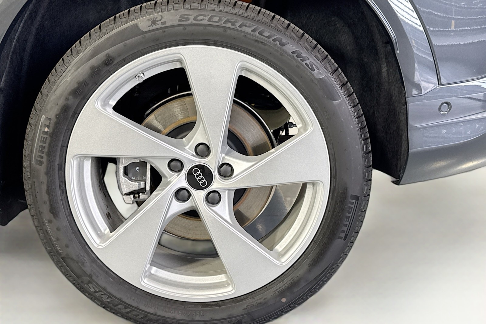 New 2025 Tambora Gray Metallic Audi Premium Plus 2.0 TFSI quattro image 28