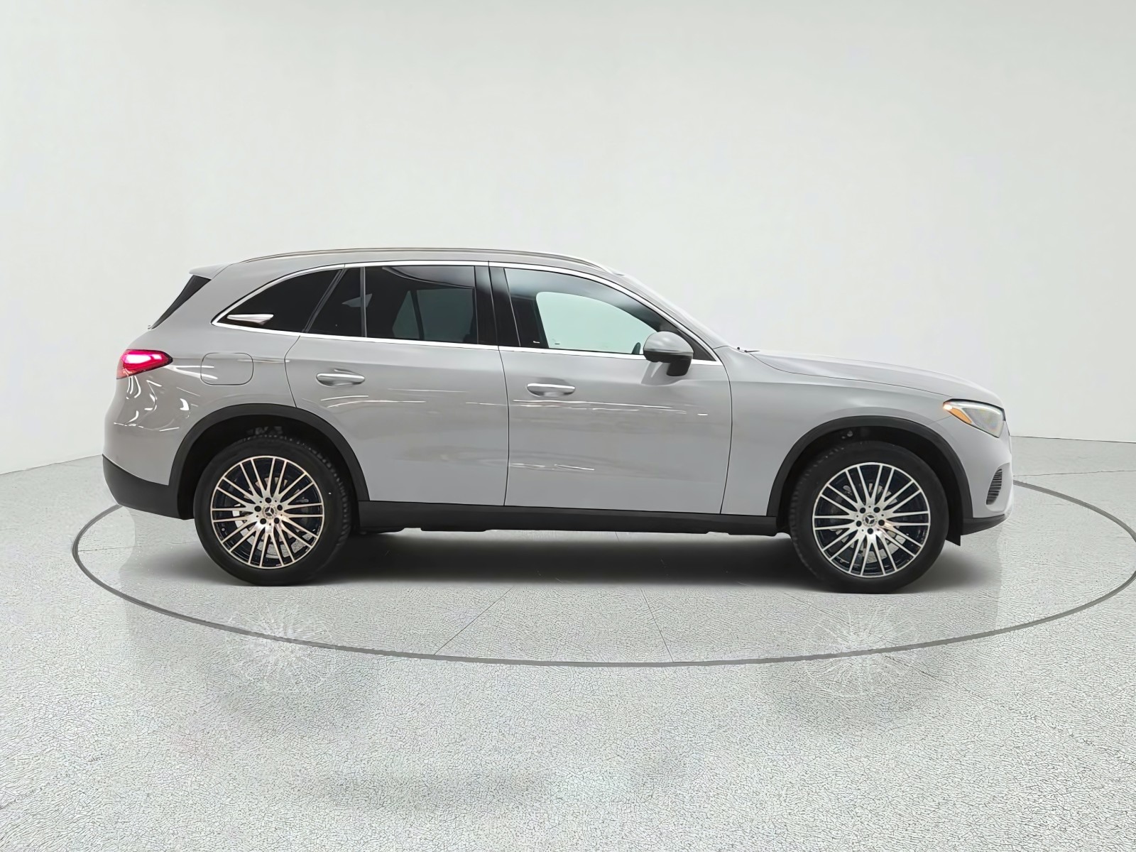 New 2027 MANUFAKTUR Alpine Grey Mercedes-Benz GLC 300 SUV image 4