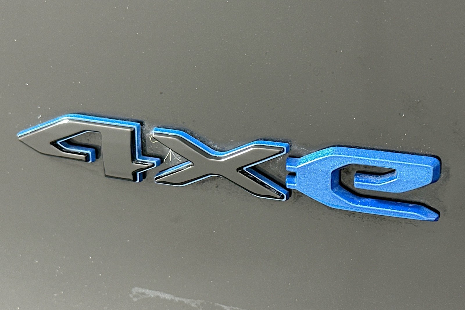 Used 2024 Diamond Black Crystal Pearlcoat Jeep Launch Edition image 10