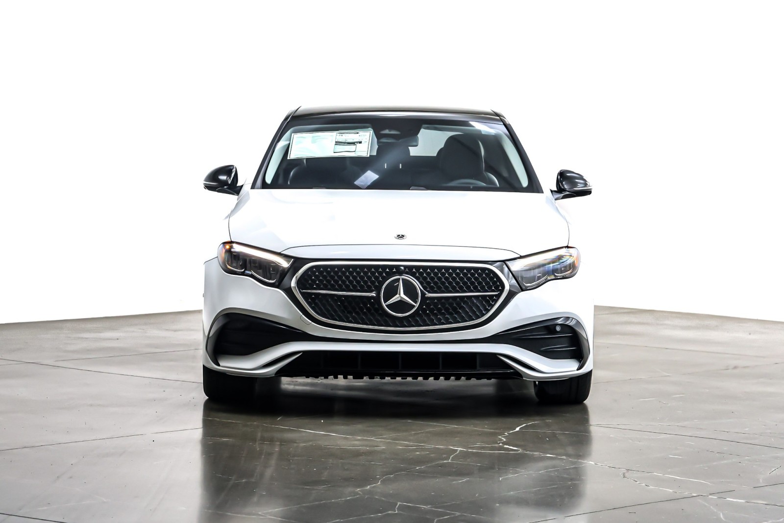 New 2026 MANUFAKTUR Moonlight White Metallic Mercedes-Benz E 350 image 2