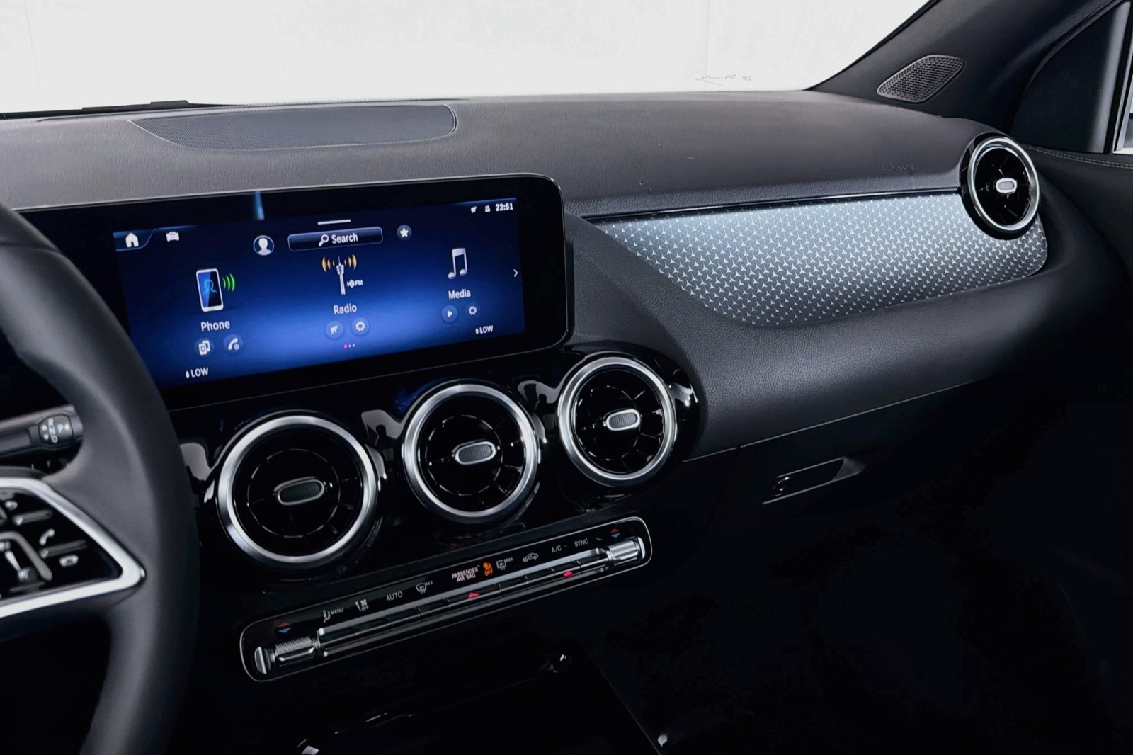 New 2026 Polar White Mercedes-Benz GLA 250 SUV image 19