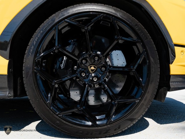 2023 Lamborghini Urus Performante in , 