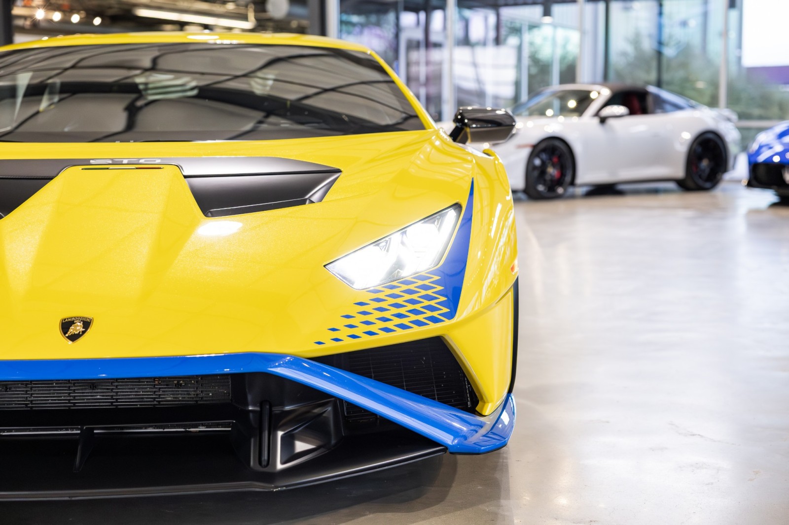 Used Car 2022 Lamborghini Huracan Sto  - $14k Giallo Belenus Paint - Sport Seats - Dark Chrome Interior For Sale Under $400,000 In Boerne, Texas