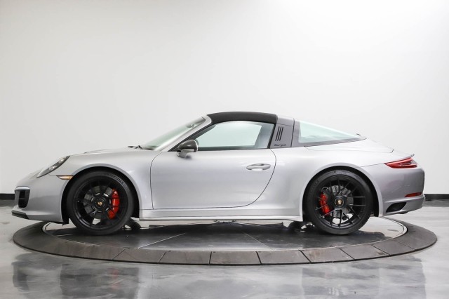 2019 Porsche 911 4 GTS 9