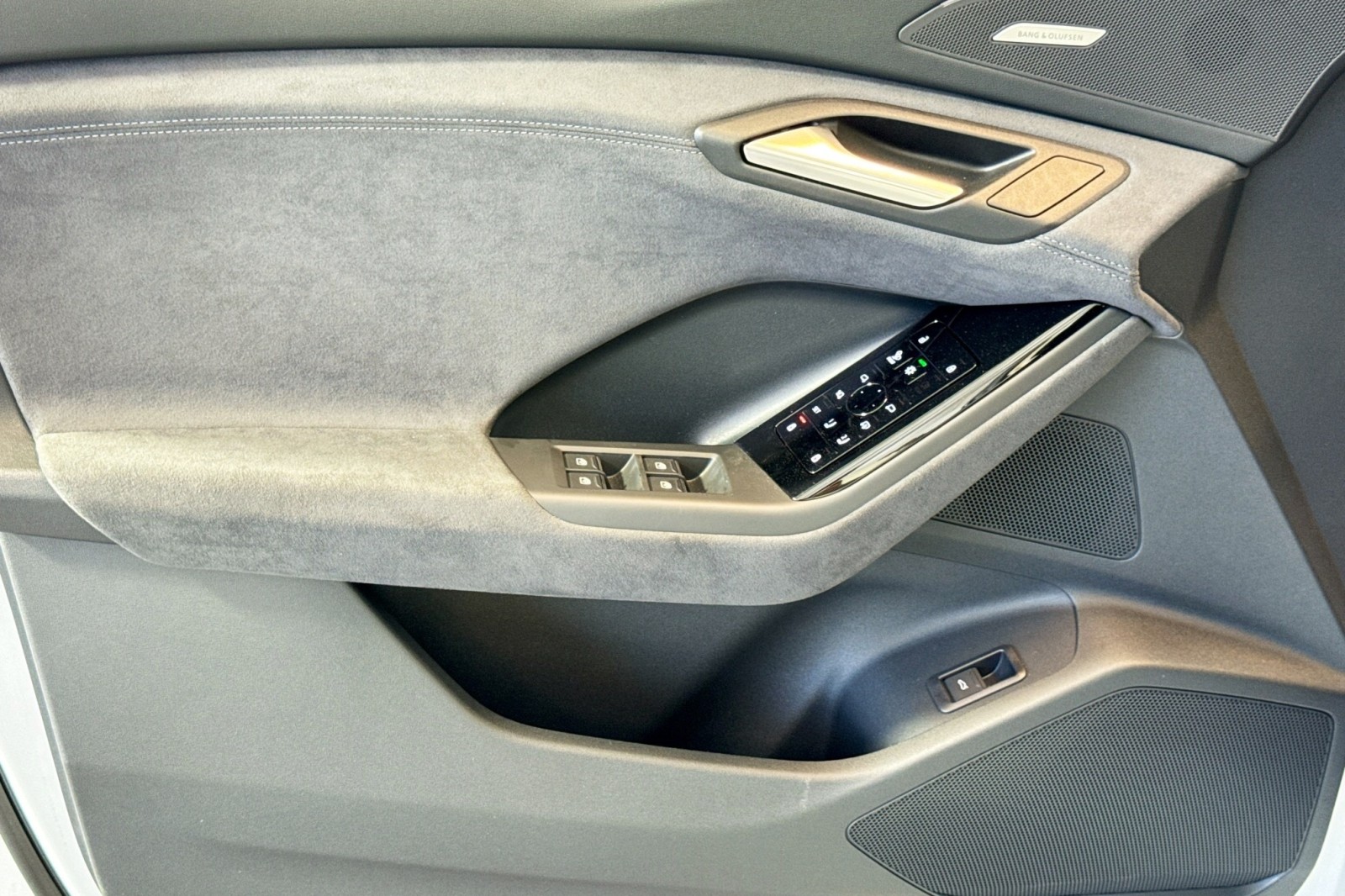 New 2025 Glacier White Metallic Audi Prestige quattro image 15