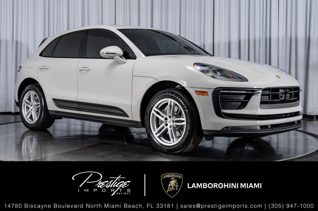 /2023 Porsche Macan