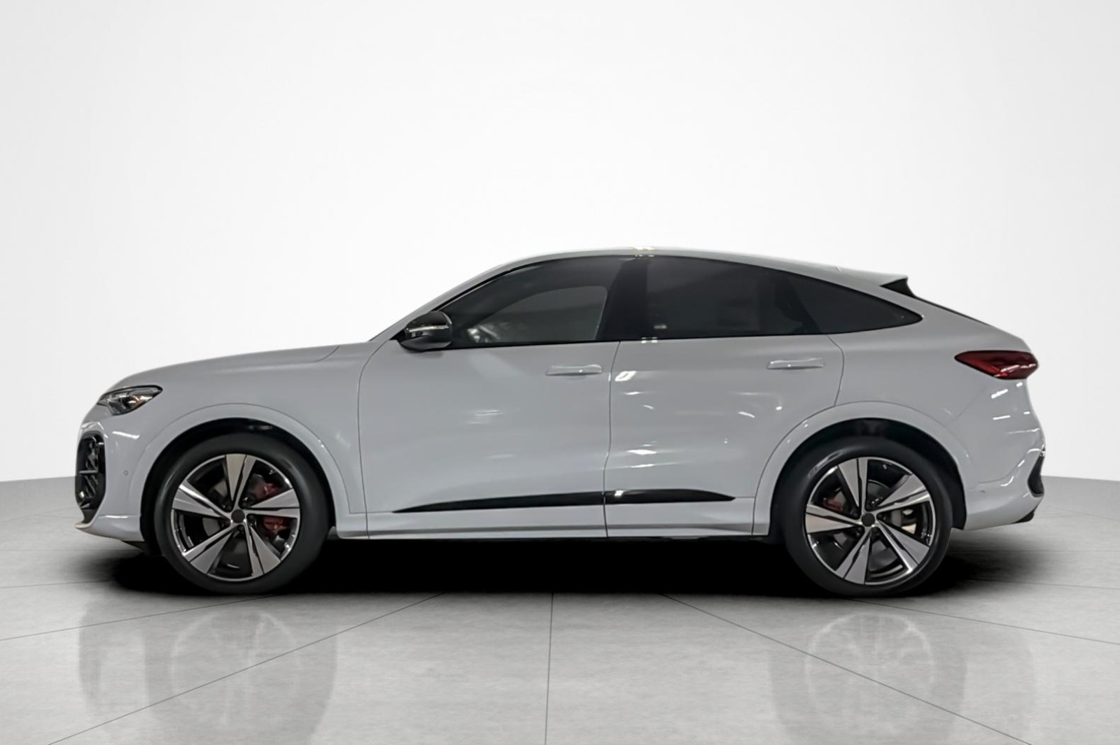 New 2026 Glacier White Metallic Audi Premium Plus 3.0 TFSI quattro image 3