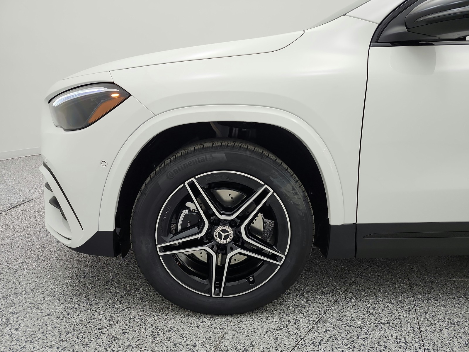 New 2026 Polar White Mercedes-Benz GLA 250 SUV image 13