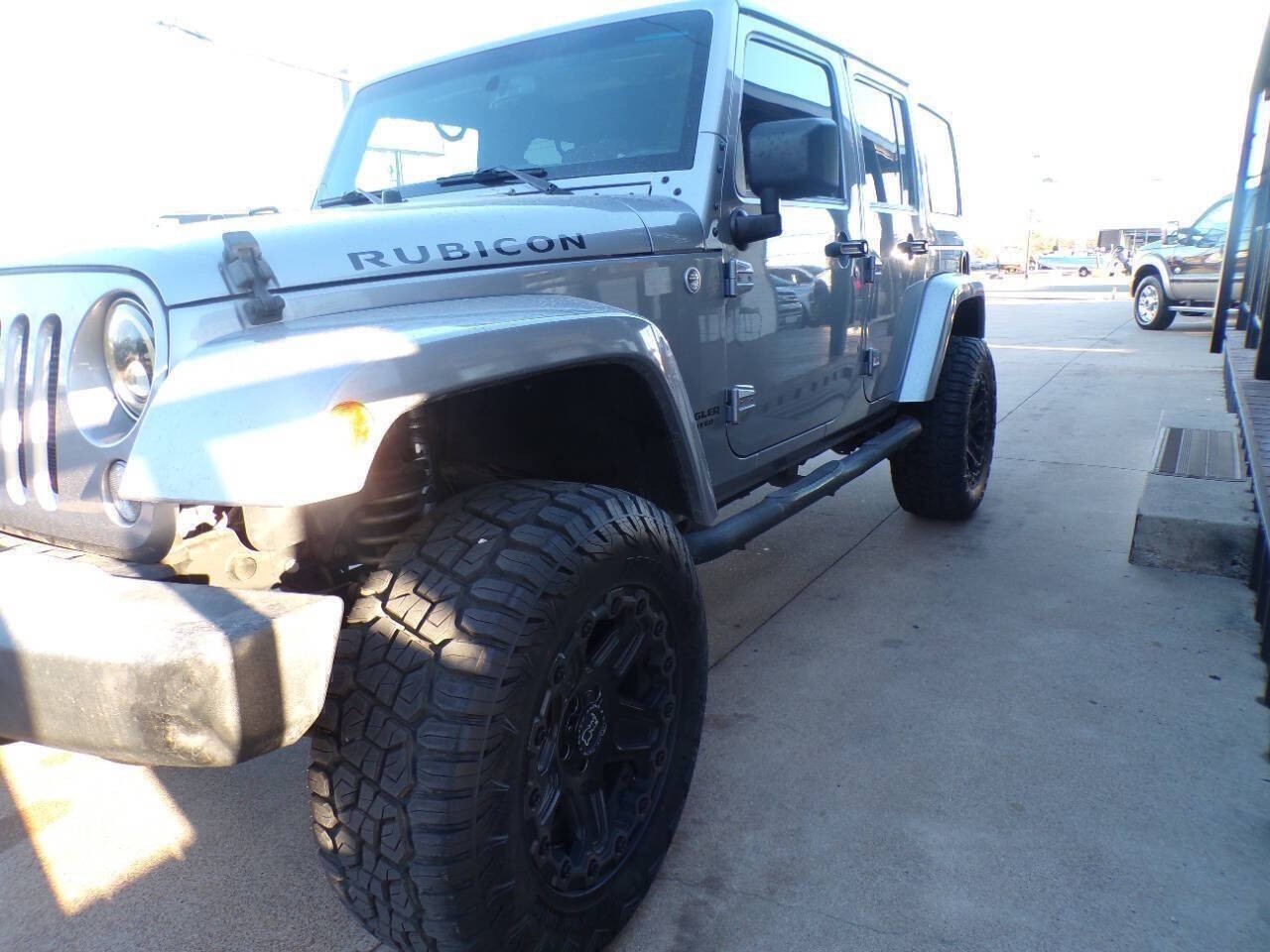 View vehicle photo 3