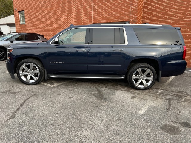 2017 Chevrolet Suburban Premier with Center Bench 14