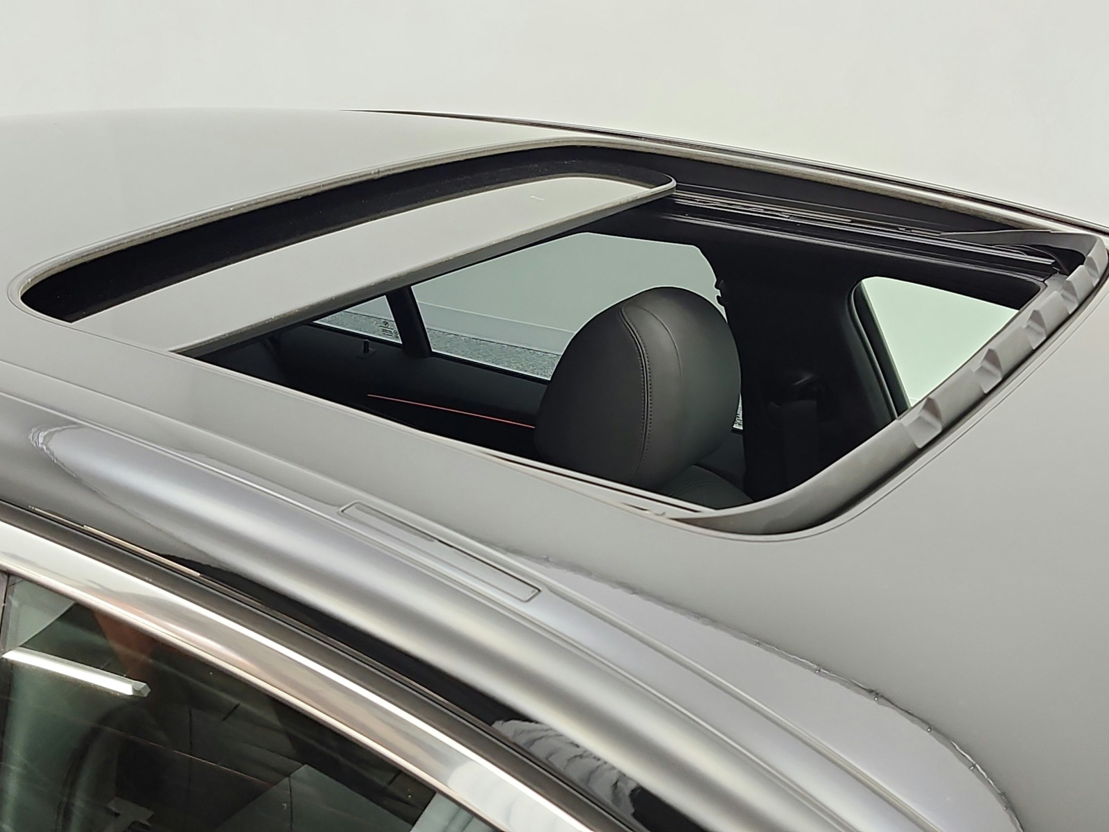 Used 2018 Jet Black BMW 530e iPerformance Plug-In Hybrid image 21