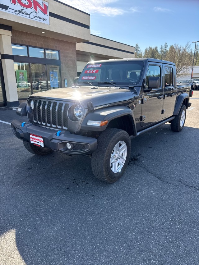 2020 Jeep Gladiator Sport S Crew Cab 4WD