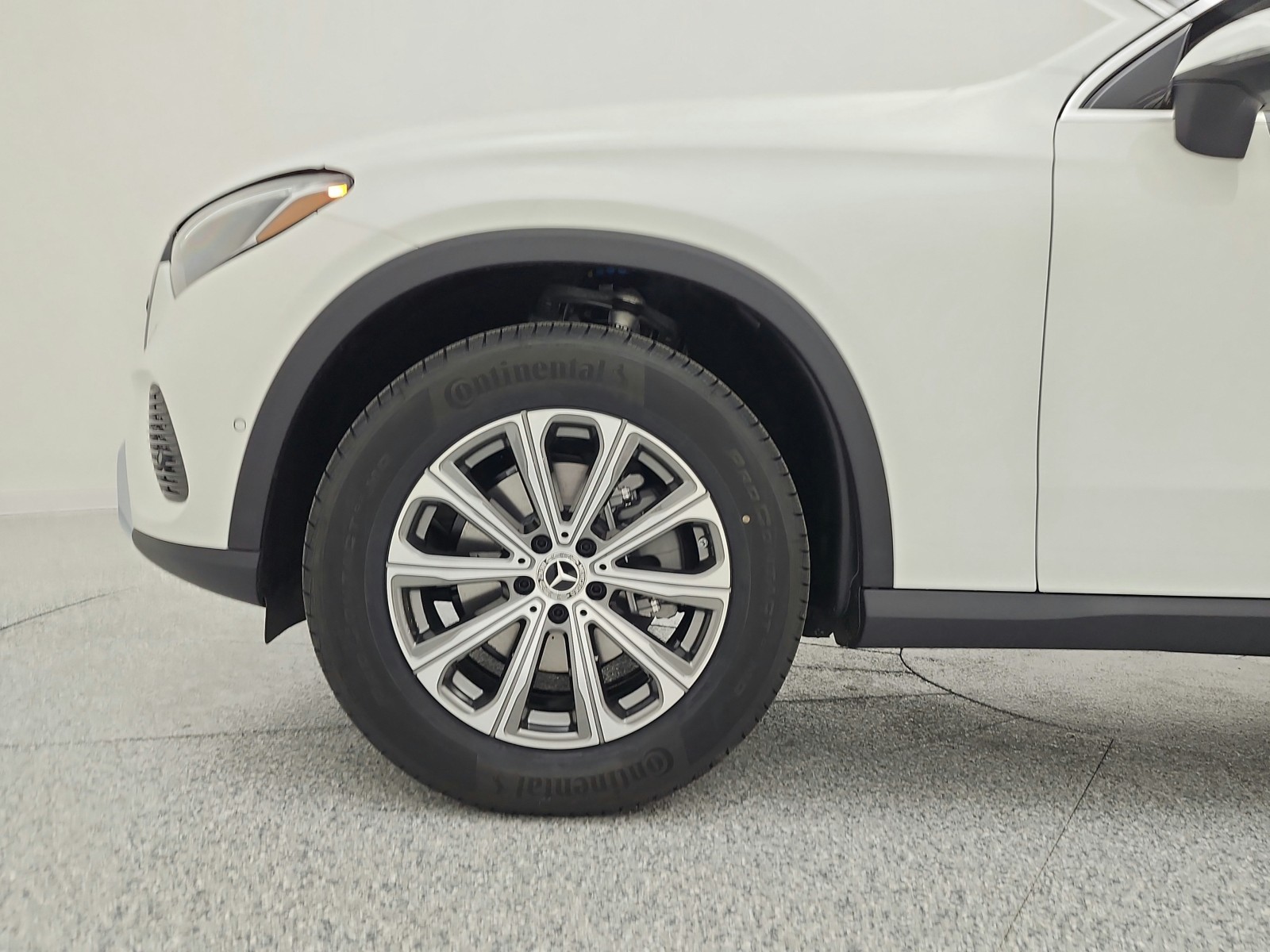 New 2026 Polar White Mercedes-Benz GLC 300 image 12