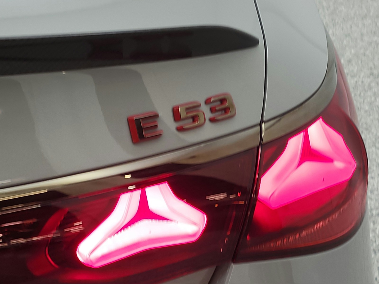 New 2026 MANUFAKTUR Alpine Grey Mercedes-Benz AMG® E 53 E image 10