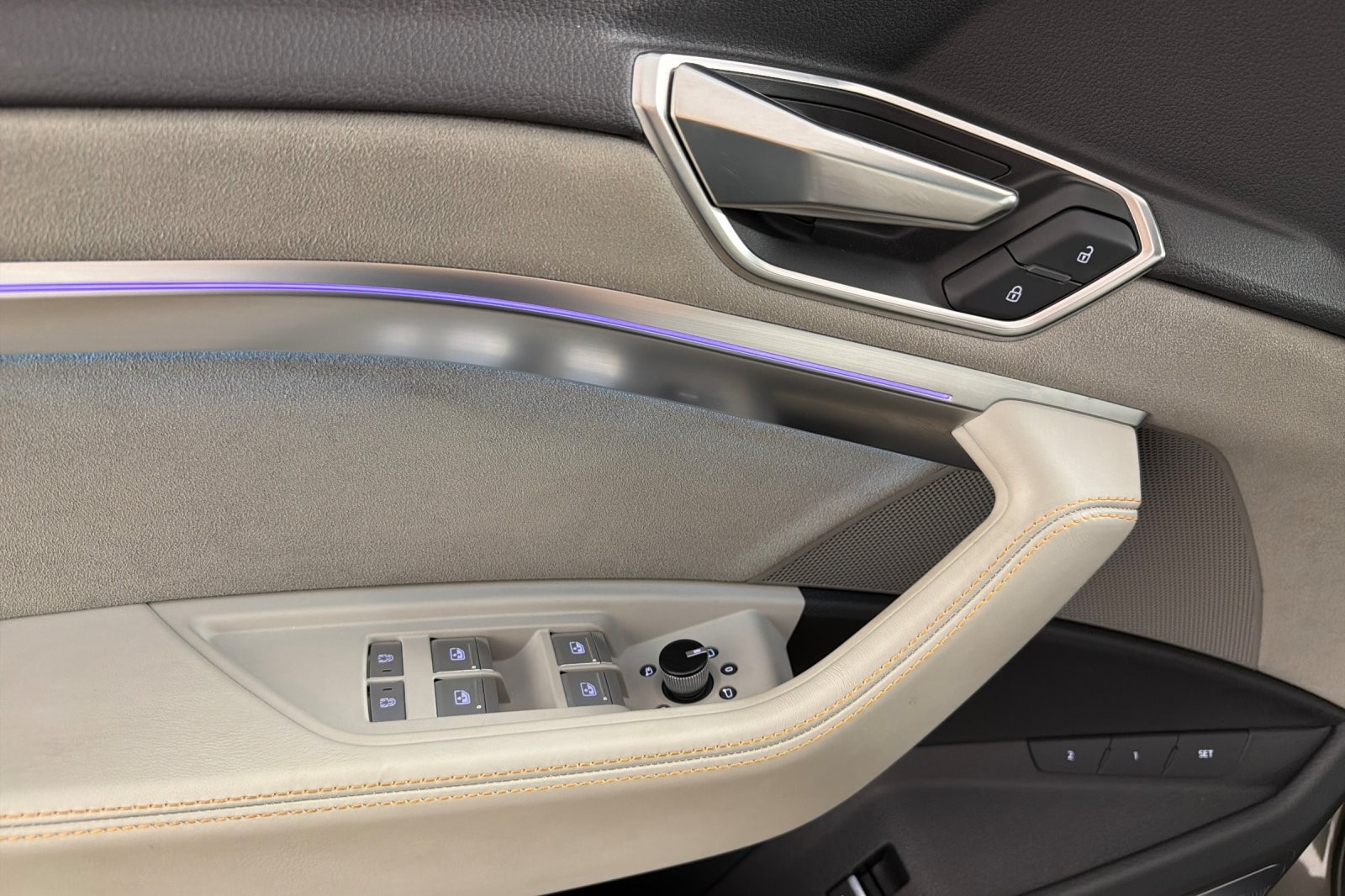 Certified Used 2023 Chronos Gray Audi Chronos quattro image 10