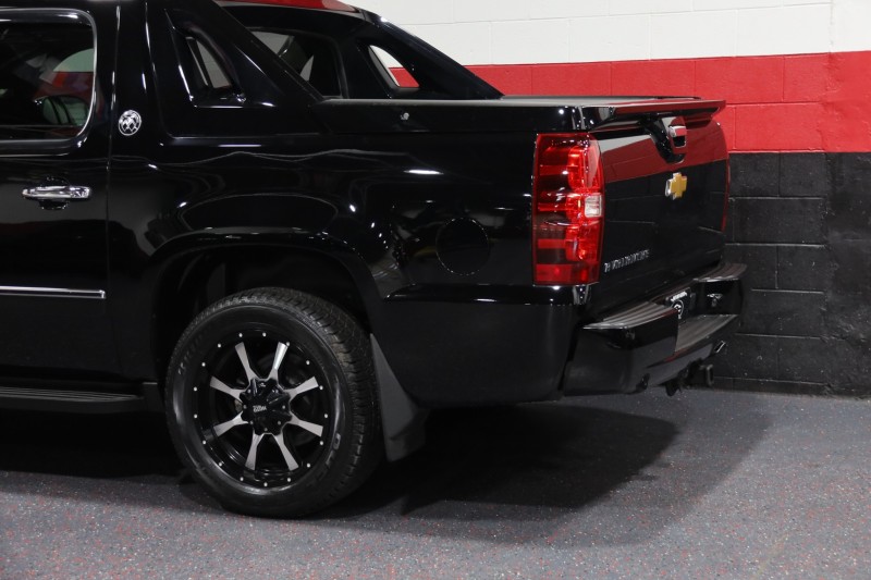 2013 Chevrolet Avalanche LTZ 4WD Black Diamond Edition 4dr Suv in , 