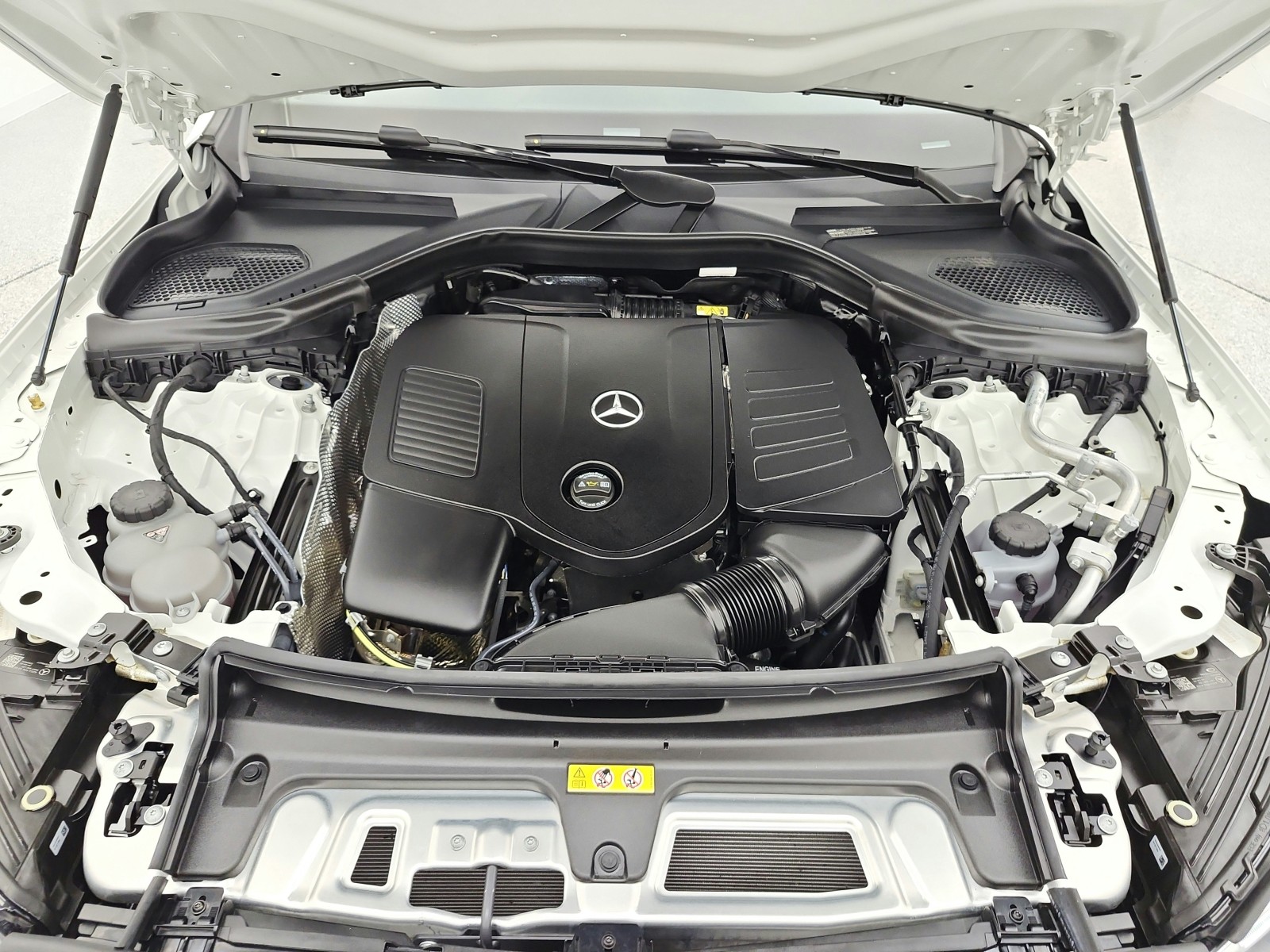 Certified Used 2025 Polar White Mercedes-Benz GLC 300 4MATIC® Coupe image 18