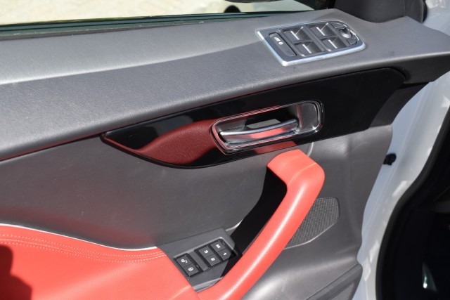 2020 Jaguar F-PACE Navi Leather Pano Roof Heated Front Seats Tech Pkg 28