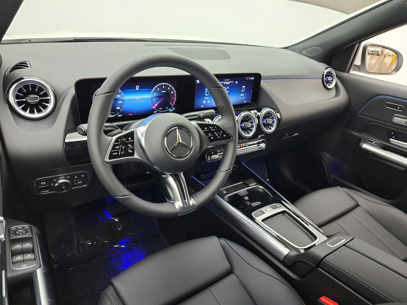 New 2026 Polar White Mercedes-Benz GLA 250 SUV image 9