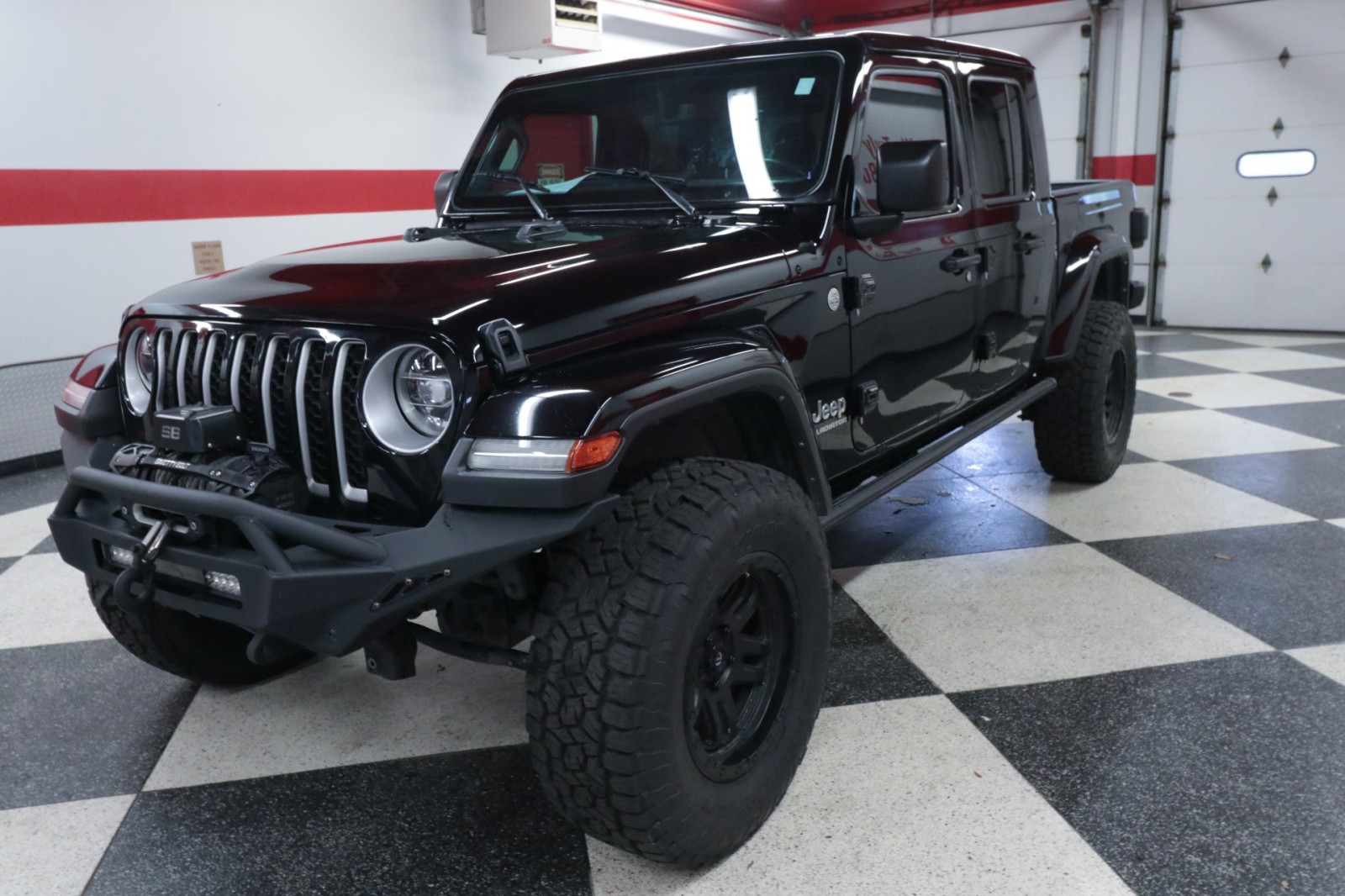 Used Car 2022 Jeep Gladiator  Overland For Sale Under $35,000 In Austin, Texas