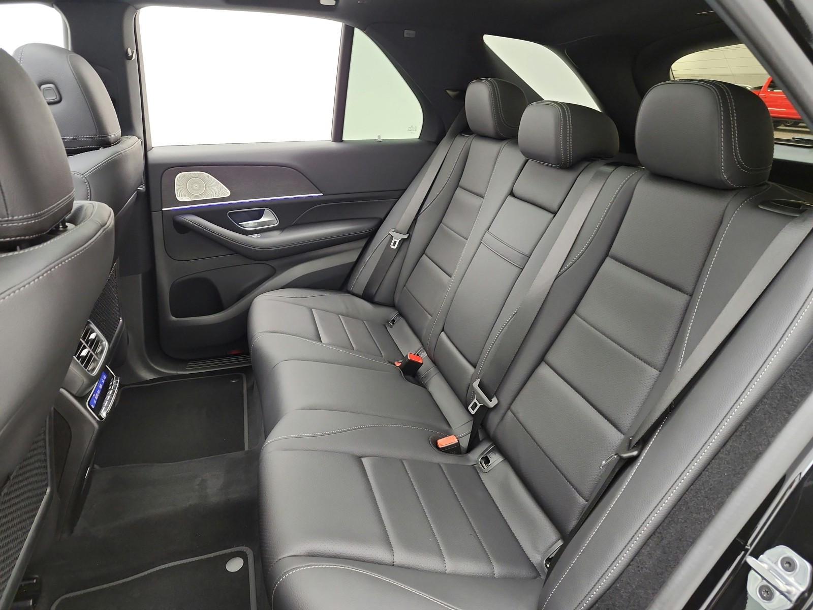 New 2026 Obsidian Black Metallic Mercedes-Benz GLE 350 SUV image 11