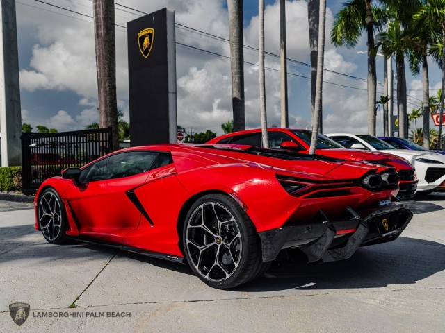 Lamborghini Revuelto