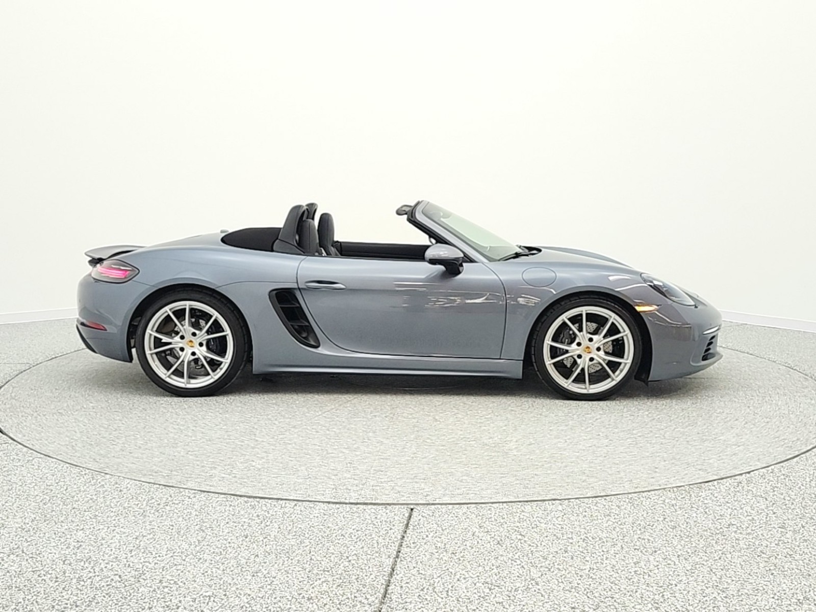 Used 2025 Agate Grey Metallic Porsche Roadster image 4