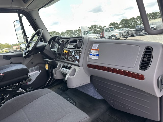 2024 Freightliner M2 Crew Cab Custom 22'  Rollback  in , 