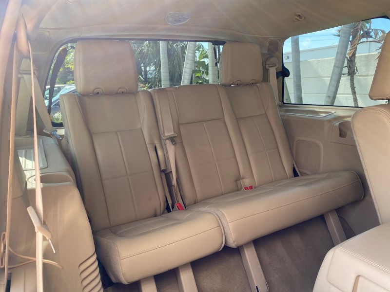 2010 Lincoln Navigator 4WD SUNROOF LOW MILES 31,209 in , 