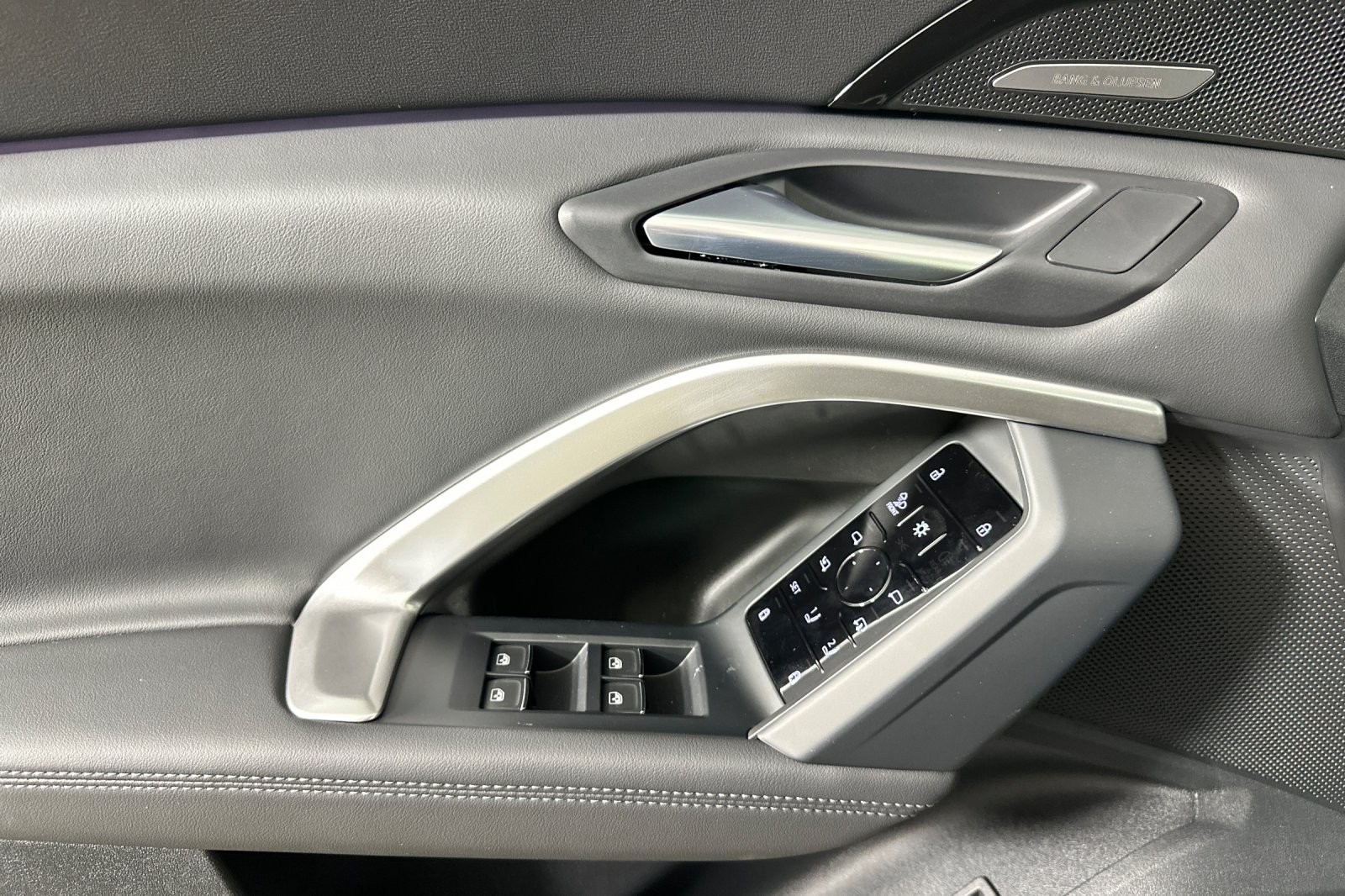 New 2025 Glacier White Metallic Audi Premium Plus 2.0 TFSI quattro image 10