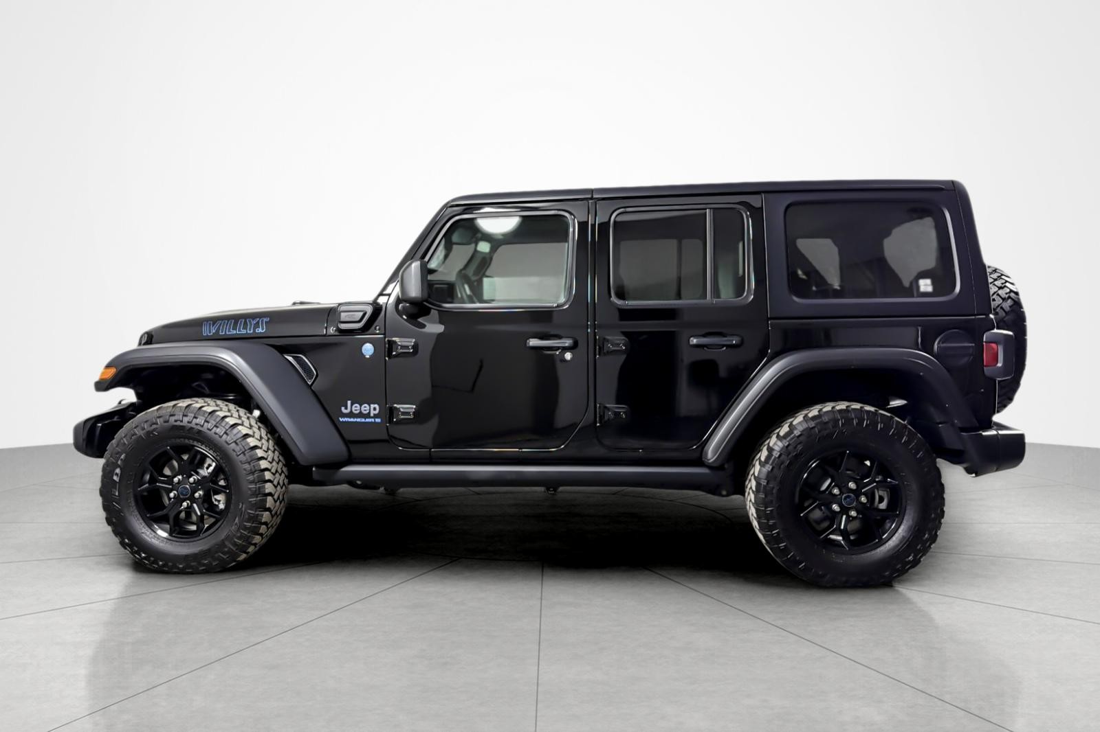 Used 2025 BLACK CLEAR COAT Jeep Sport S 4x4 image 2