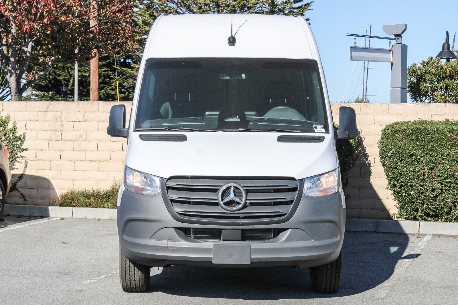 Sprinter Cargo Van 2500 w/144-Inch Wheelbase