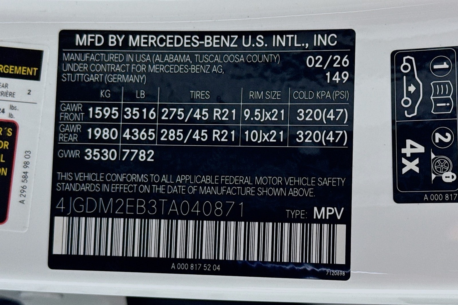 New 2026 Polar White Mercedes-Benz EQS 400 4MATIC® SUV image 24