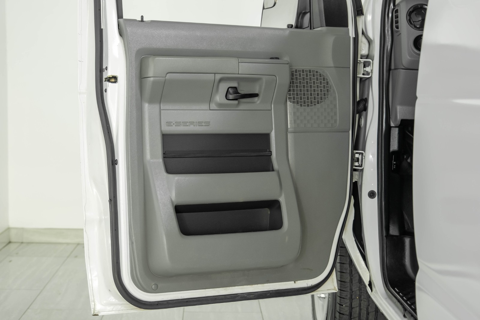 2012 Ford Econoline E-150 COMMERCIAL CARGO VAN VINYL SEATS CRUISE CONT 32