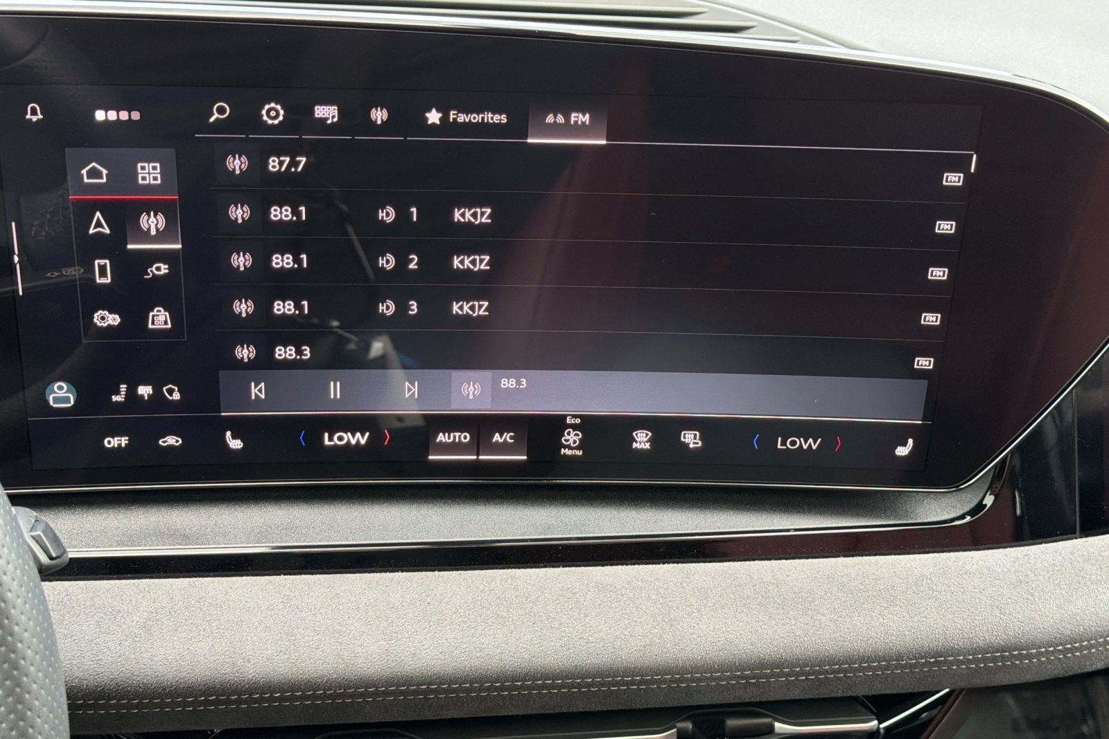 Certified Used 2025 Mythos Black Metallic Audi Prestige quattro image 17