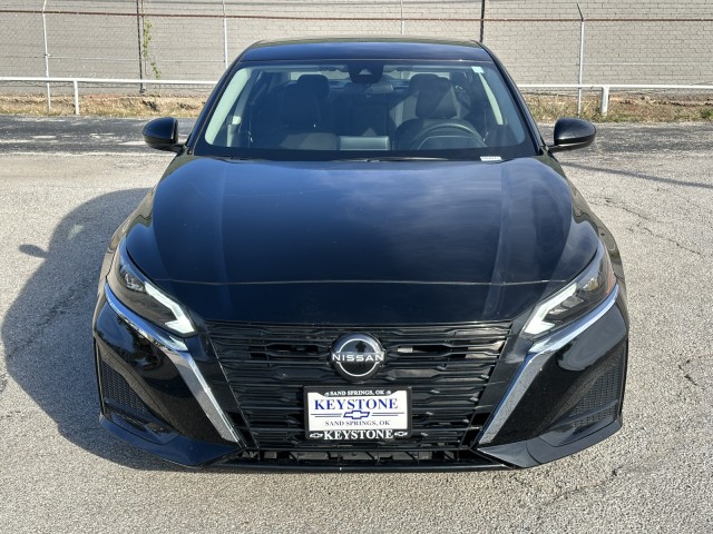 2023 Nissan Altima 2.5 SV 8