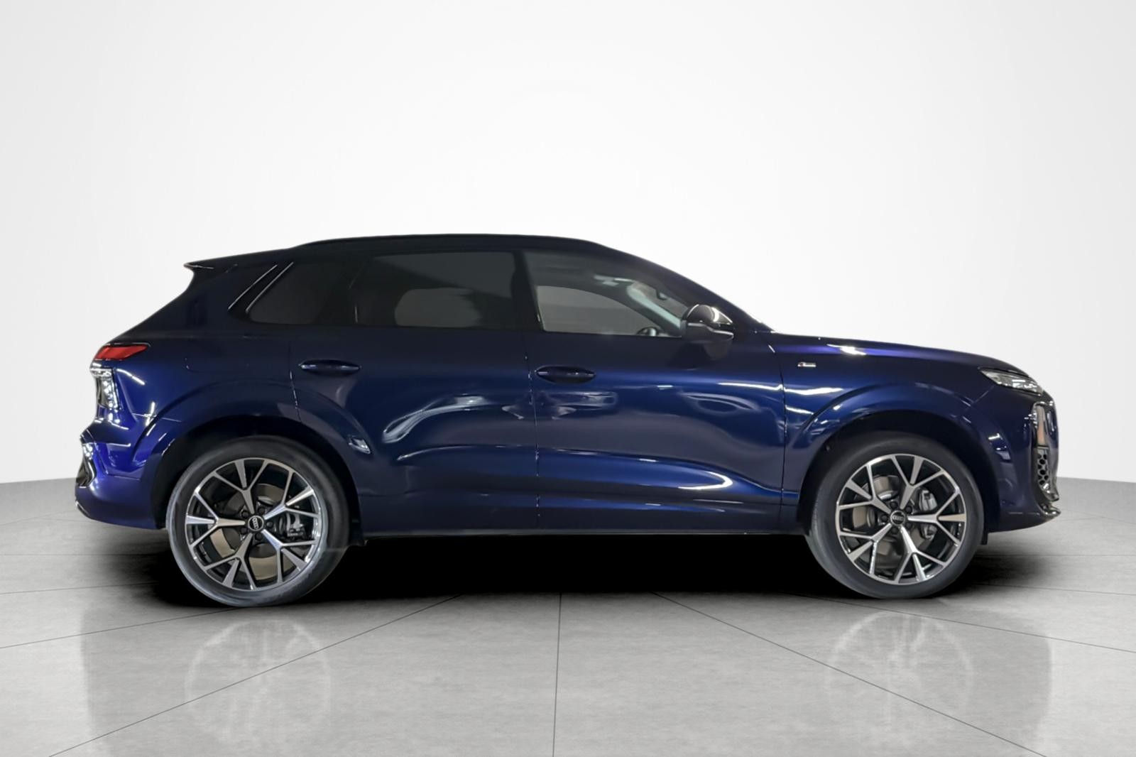 New 2026 Navarra Blue Metallic Audi S line quattro image 7