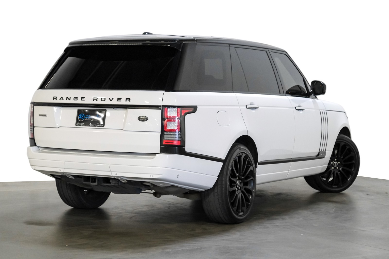 2014 Land Rover Range Rover Supercharged Autobiography LWB RearEntertainment BlackOutPkg 6