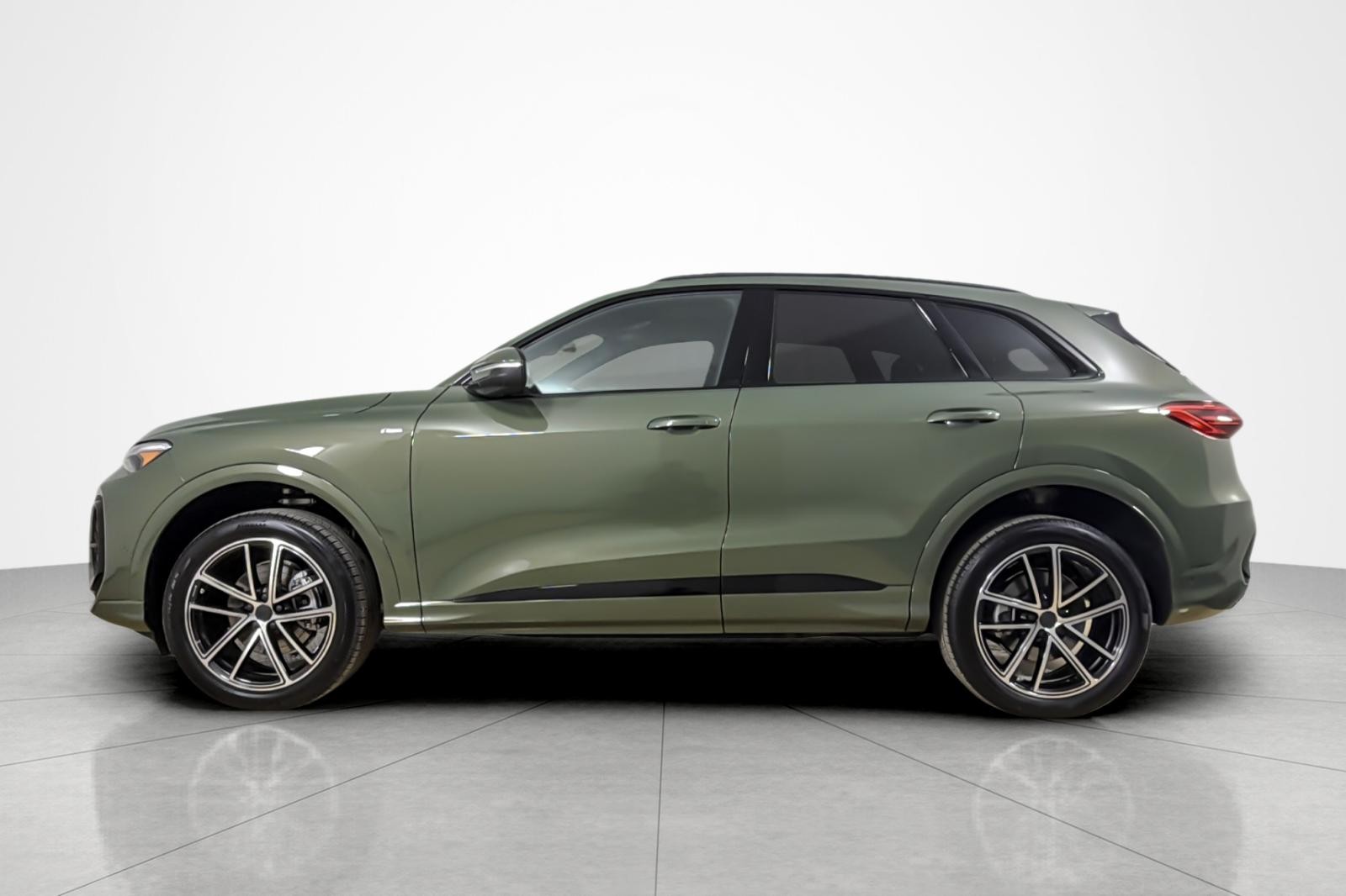 New 2026 District Green Metallic Audi Premium Plus 2.0 TFSI quattro image 3
